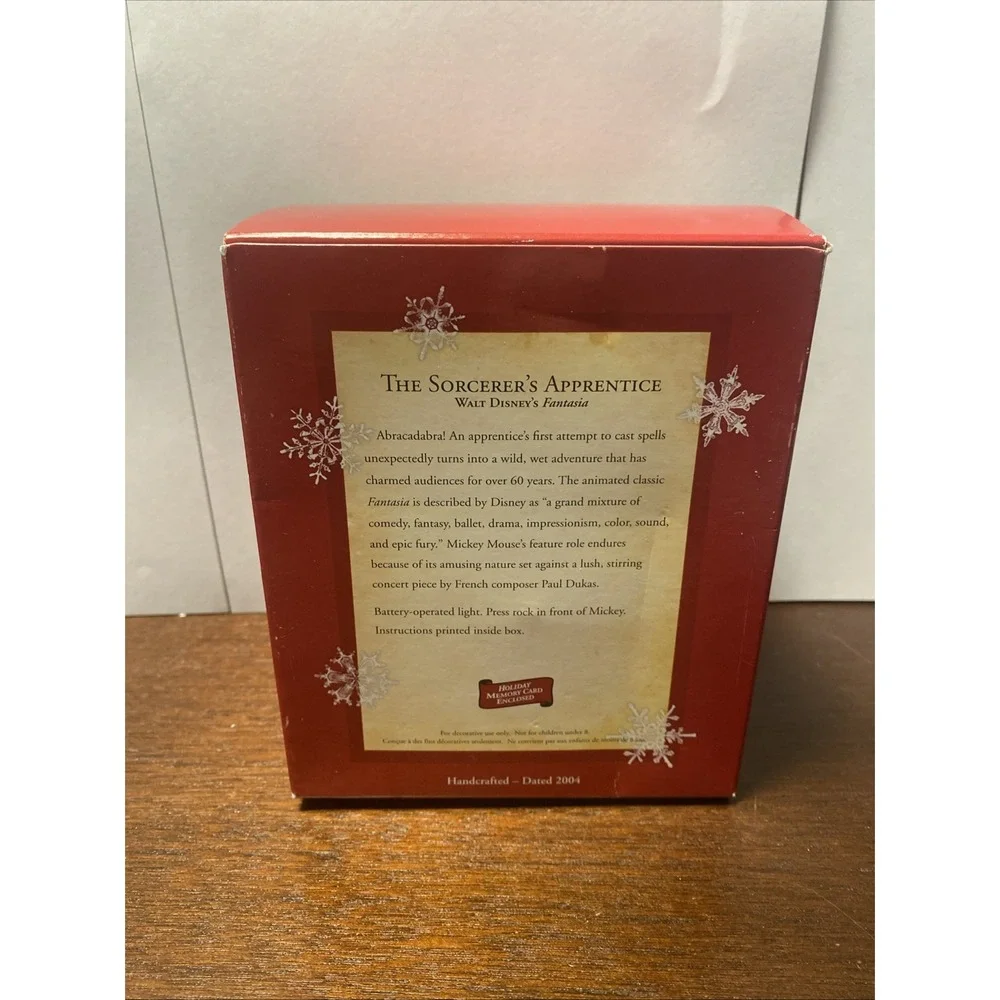 2004 Hallmark Keepsake‎ Ornament featuring